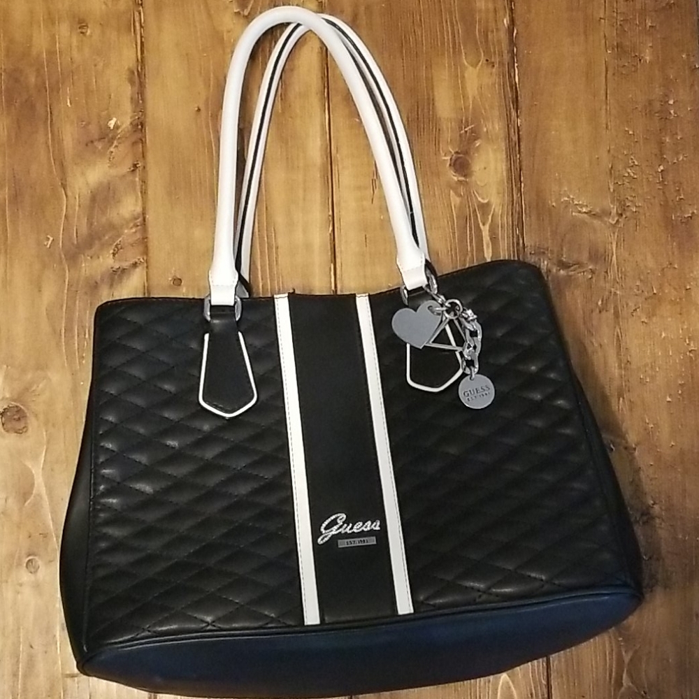 A Guess medium sized bag